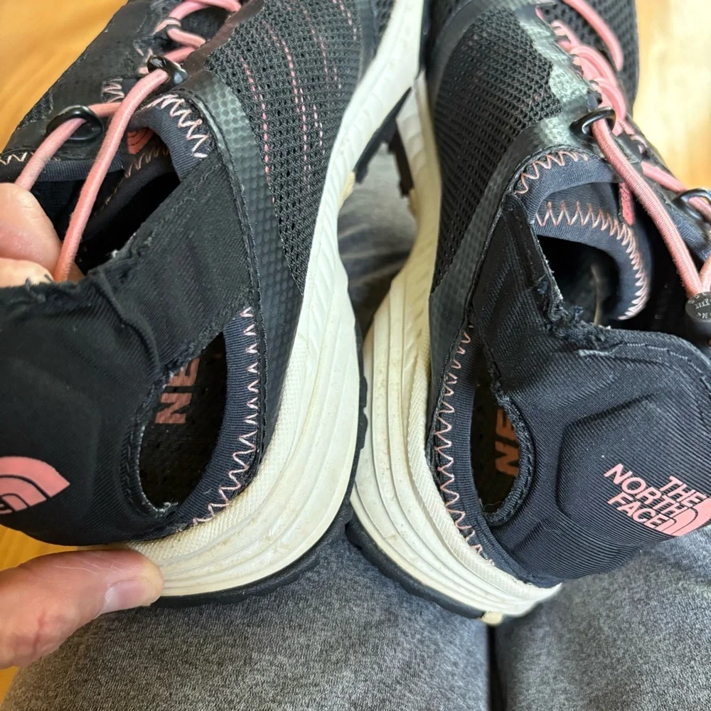 The North Face Womens Litewave Amphibious II Trail Running Shoes Black coral 6.5